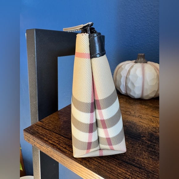 BURBERRY Cosmetic Case EUC - Picture 3 of 9